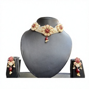 Parure de collier Jaal Puwai artisanal rose en laiton plaqué or, style ethnique indien, avec perles d'imitation, pour femme, idéal pour mariage - Product Image 1