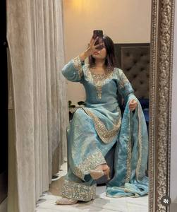Ensemble Anarkali en soie brodée bleu clair avec dupatta, tenue de mariage traditionnelle indienne et pakistanaise pour femmes, longueur au sol, taille régulière - Product Image 1
