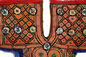 Free Shipping Indian <b>Vintage</b> Hand Embroidered Banjara Neck Yoke Craft Patch - Product Image 2
