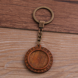 Porte-clés rond en bois naturel de haute qualité, cadre photo vierge, motifs gravés personnalisables, pour usage quotidien et cadeaux - Product Image 3