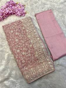 Sari en georgette blanc de créateur avec broderie de fils et de sequins et broderie Gota Patti sur la bordure, accompagné d'un chemisier en soie assorti. - Product Image 4