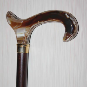 Bastones de Madera Hechos a Mano con Diseños de Resina en el Mango, Ideales para Caminatas por la Naturaleza, Accesorio Elegante para Uso Diario - Product Image 1