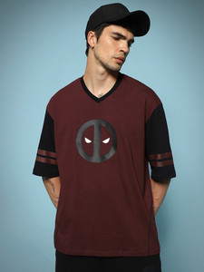 Camiseta de Hombre con Cuello en V, Logotipo con Estampado Metálico, Manga Raglán, Ribete en Contraste, Corte Regular, Estilo Casual, Algodón Jersey - Product Image 2