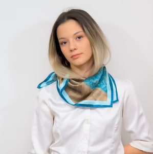 Bufandas cuadradas elegantes Tela ligera suave Impresión digital personalizada Perfecta para suministro al por mayor y a granel - Product Image 2