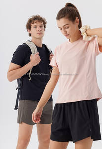 Short fendu sans coutures avec logo personnalisé, short décontracté, solide et léger, short de sport en nylon tissé respirant à séchage rapide pour hommes - Product Image 5