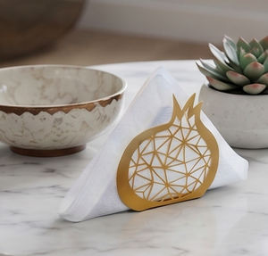 Anneau de serviette en métal doré en forme de grenade avec motif géométrique, support moderne pour la décoration de table, articles de cuisine et usage hôtelier - Product Image 3