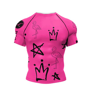 เสื้อรัดกล้ามเนื้อ MMA สีดำสำหรับทุกเพศ พร้อมลายพิมพ์ชนเผ่าสีสันสดใสที่แขนเสื้อ ทรงพอดีตัว แห้งเร็ว ผลิตจากโพลีเอสเตอร์/คอตตอนผสม เหมาะสำหรับศิลปะการต่อสู้แบบผสมผสาน - Product Image 3