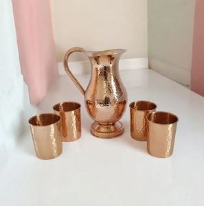 Ensemble de carafes en cuivre pour thèmes artistiques de repas sur le toit, service d'eau en métal avec verres, durable et réutilisable pour le service à table - Product Image 4