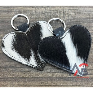 Nouveau Porte-clés Cœur en Cuir de Vachette Personnalisé 2026 – Accessoire Cadeau Unisexe en Cuir Véritable Style Western - Product Image 1