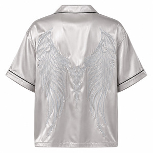 เสื้อเชิ้ตฮาวาย Y2K ผ้าซาตินหรูหราทรงโอเวอร์ไซส์สำหรับผู้ชาย ปักลายเพชร คอปกแคมป์ สตรีทแวร์ ติดกระดุม แบบสั่งทำ ขายส่ง - Product Image 4