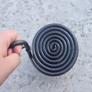 Porte-bougie en fer forgé artisanal, décoration rustique pour la maison, support de bougie en fer noir forgé à la main avec base torsadée - Product Image 5