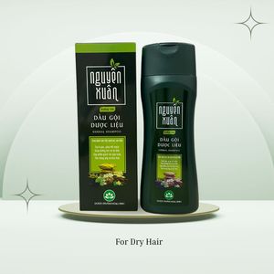 แชมพูสมุนไพรบำรุงผมแห้ง ทำความสะอาดเส้นผมด้วยสารสกัดจากพืชธรรมชาติ ให้ความชุ่มชื้น บำรุงเส้นผมให้นุ่มลื่น และดูแลเส้นผมอย่างล้ำลึก - Product Image 4