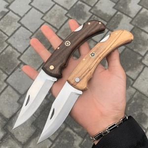 Cuchillo de Bolsillo Plegable Multifuncional Hecho a Mano de Acero de Damasco, Mango de Madera, Hoja de Acero Inoxidable 58HRC, EDC, para Camping y Caza - Product Image 1