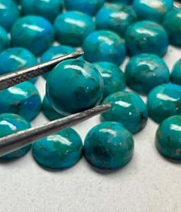 Vente en gros usine 100 pièces/lot Cabochons ronds en turquoise naturelle de Mohave 7mm Pierres précieuses en vrac Turquoise de Mohave Argentée pour l'exportation - Product Image 3