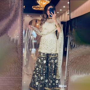 Ensemble Sharara Gharara Kurti brodé indien dernier cri, tissu en géorgette, magnifique tenue de soirée de designer pakistanais, 3 pièces, PinkCityBlocks - Product Image 1