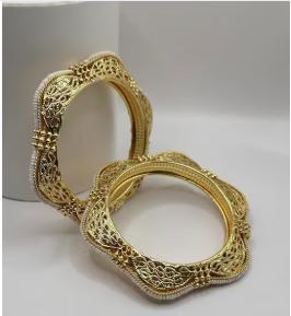 กำไลข้อมือทองชุบอินเดียแบบดั้งเดิมสำหรับผู้หญิง ทำด้วยมือจากโลหะผสมสังกะสี ประดับคริสตัลแบบช่องใส่  งานฝีมือคุณภาพจากผู้ผลิตบุคคลที่สาม - Product Image 2