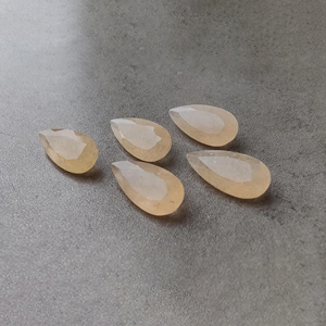 Pierre précieuse calibrée en calcite naturelle facettée en forme de goutte d'eau de qualité AAA+ pour la fabrication de bijoux - Product Image 2