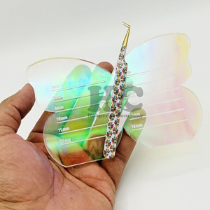 Carreaux de cils de qualité supérieure de premier rang Carreaux de cils de conception personnalisée Papillon Personnaliser Carreaux de cils Porte-cils Magnétique Vison durable - Product Image 1