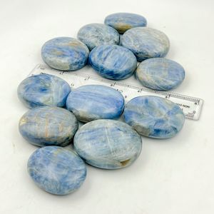 Pierre de paume ovale polie en cyanite bleue naturelle, cristal de guérison, Reiki, méditation, énergie, Feng Shui, décoration suspendue, Chakralume - Product Image 5