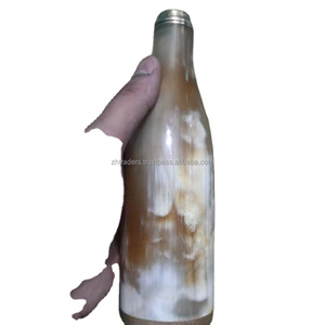 Bouteille à boire en corne de buffle personnalisable rustique avec sangle faite à la main pour le camping de fête et les cadeaux en plein air - Product Image 1