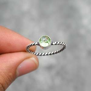 Peridot Gemstone Handmade 925 Sterling Silver Twisted Band Ring Single Stone Jewelry <b>Gift</b> <b>For</b> <b>Her</b> - Product Image 6
