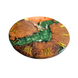 Reloj de Pared Redondo de Madera de Burl con Resina Epoxi, Incrustaciones de Río Verde, Números Romanos Dorados, Hecho a Mano, Decoración Moderna para el Hogar, Hecho en Vietnam - Product Image 4