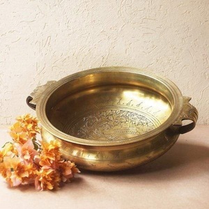 <b>Large</b> Brass Urli Decorative Centerpiece Bowl for Traditional Home Styling Floating Floral Displays and <b>Candle</b> Decor - Product Image 3
