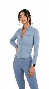 ONETEN APPAREL Veste de yoga pour femme bleu clair à demi-zip, manches longues, respirante, coupe ajustée, décontractée, avec logo frontal - Product Image 1