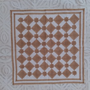 Serviettes de table en coton 60x60cm imprimées à la main, personnalisées, pour événements festifs de luxe, technique artisanale moderne, style classique, vente en gros - Product Image 1