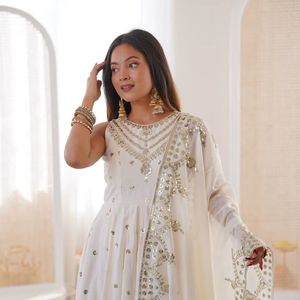 Spécial Aïd : Robe longue ethnique brodée pour femme, style Salwar Dupatta, idéale pour les fêtes du Ramadan, tenue de soirée, design musulman, séchage rapide - Product Image 1