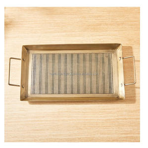 Plateau de service en métal unique de conception moderne faite à la main pour le service de nourriture dans les hôtels et les restaurants - Product Image 6