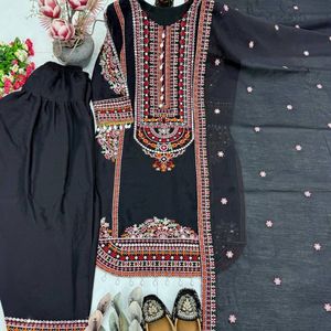 Elegante Conjunto de Traje Palazzo Mal Chanderi con Trabajo de Espejos y Dupatta Bordada – Perfecto para Celebraciones Festivas - Product Image 4