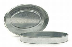 Nouveauté : Plateaux de service ovales en métal galvanisé foncé avec poignées cintrées et pieds courbés, style rustique en fer. - Product Image 4