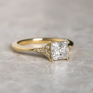 Anillo de compromiso de diamante talla princesa en oro macizo, estilo vintage, solitario con diamantes de acento para mujer y anillo de regalo para ella. - Product Image 2
