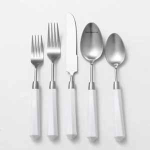 Juego de Cubiertos de Metal Estilo Royal Look, con Mango de Plástico Blanco, Acabado Espejo, Apto para Lavavajillas, Vajilla para Bodas - Product Image 4