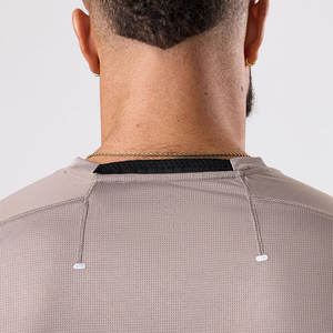 Camiseta de Cuello Redondo Elástica y Lisa de 250 Gsm para Hombre, Corte Ajustado, Tejido Transpirable para Verano - Product Image 6