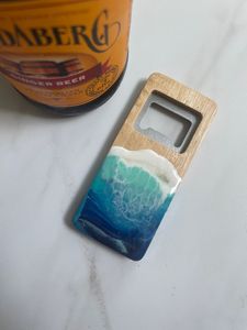 Abridor de Botellas de Resina Epoxi Personalizado con Diseño de Olas del Océano, Inserto de Acero Inoxidable Duradero para Accesorios de Bar en Casa - Product Image 1
