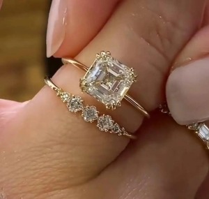 Anillo de compromiso de moissanita con corte Asscher, anillo de oro macizo de 18K con dos alianzas laterales, anillo de boda con corte marquesa, conjuntos nupciales únicos - Product Image 1