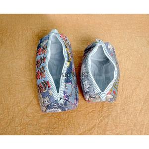 Ensemble de 3 étuis modernes en tissu de coton écologique à imprimé floral pour maquilleuses, fermeture éclair, légers et élégants - Product Image 6