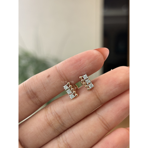 Pendientes de Oro de 14K con Diamantes Cultivados en Laboratorio QUBE STAR, 0.25 Ct, Corte Brillante Redondo de Triple Piedra, Joyería de Lujo para Mujer - Product Image 4