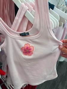 Débardeur perlé fait main exquis avec broderie fine pour collections de mode féminine haut de gamme - Product Image 3