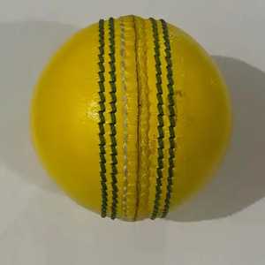 Balles de cricket en gros - Légères, couleurs et logos personnalisés, équipement d'entraînement sportif avec service sur mesure pour hommes - Product Image 6
