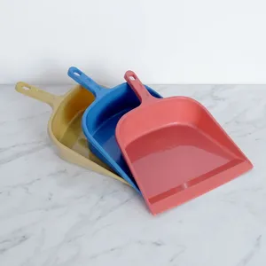 Recogedor y Escoba Portátiles Ligeros de PP con Mango Largo y Cerdas Suaves para Limpieza Fácil del Suelo, Ideal para Uso Doméstico - Product Image 1