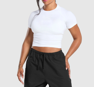 T-shirt de sport court ajusté pour femme – T-shirt de fitness extensible à manches courtes, respirant, vêtement de sport athlétique, logo personnalisé - Product Image 3