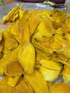 Tranches de mangue jaune séchées AD, douces et sucrées, emballées sous vide, directement de l'usine du Vietnam, collation de fruits, étiquette et logo OEM - Product Image 4