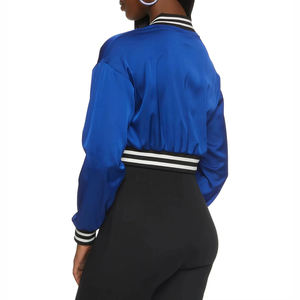 Vestes universitaires courtes pour femmes sur mesure en gros, qualité supérieure avec couleurs, tailles et logo personnalisés, vestes universitaires courtes pour femmes - Product Image 3