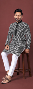 Kurta de Algodón Estampada en Blanco y Negro para Hombre, Corte Regular, Largo hasta la Rodilla, Estilo Tradicional Informal de India y Pakistán, para Fiestas y Bodas - Product Image 2