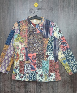 Chaqueta de patchwork con estampado floral, estilo Kantha, de algodón, para mujer, abrigo corto informal, estilo hecho a mano. - Product Image 2