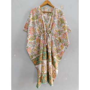 Robe tunique kaftan en coton faite main, imprimé floral, style bohème, pour la plage, coupe ample, tenue d'été, col en V, manches chauve-souris, pour femme - Product Image 1