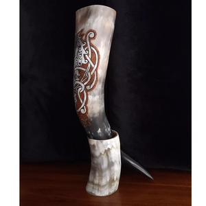 Mug à boire en corne de buffle naturelle fait main, style Viking, avec support en bois, pour cadeau ou décoration médiévale. - Product Image 3